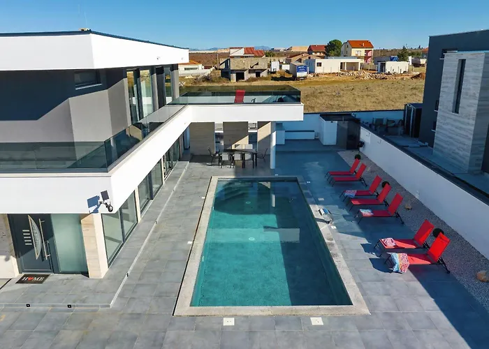 Astur Villa