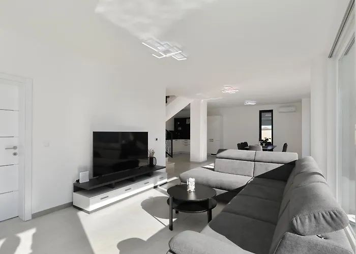Astur Villa